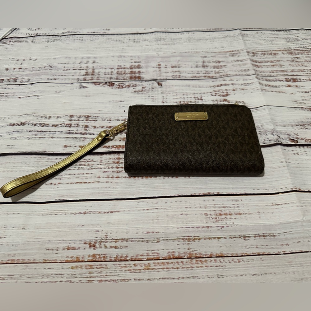 Michael Kors Smartphone Wallet Clutch Brown and Gold
